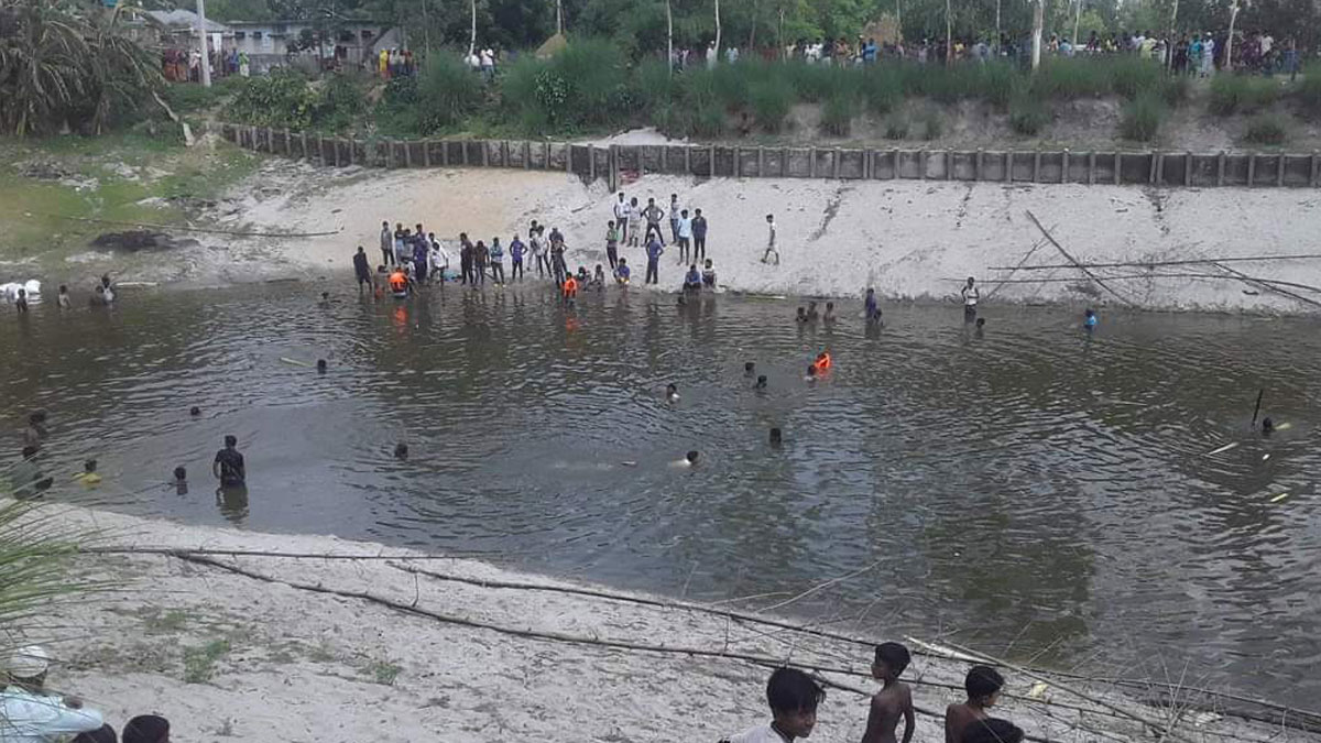 বন্ধুদের সঙ্গে পুকুরে গোসলে গিয়ে প্রাণ গেল একজনের