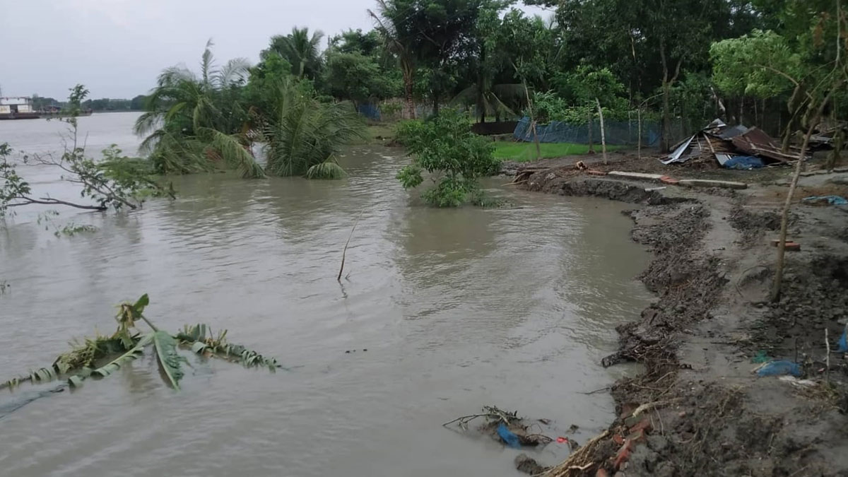 ‘ঝড় আসবে শুনতেছি, আমাদের কী হবে আল্লাহ জানে’