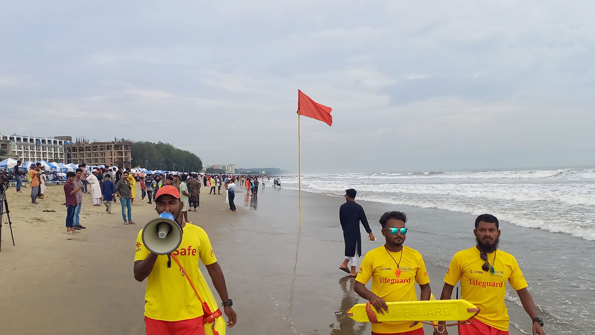 কক্সবাজার সৈকতের সব কার্যক্রম বন্ধের নির্দেশ
