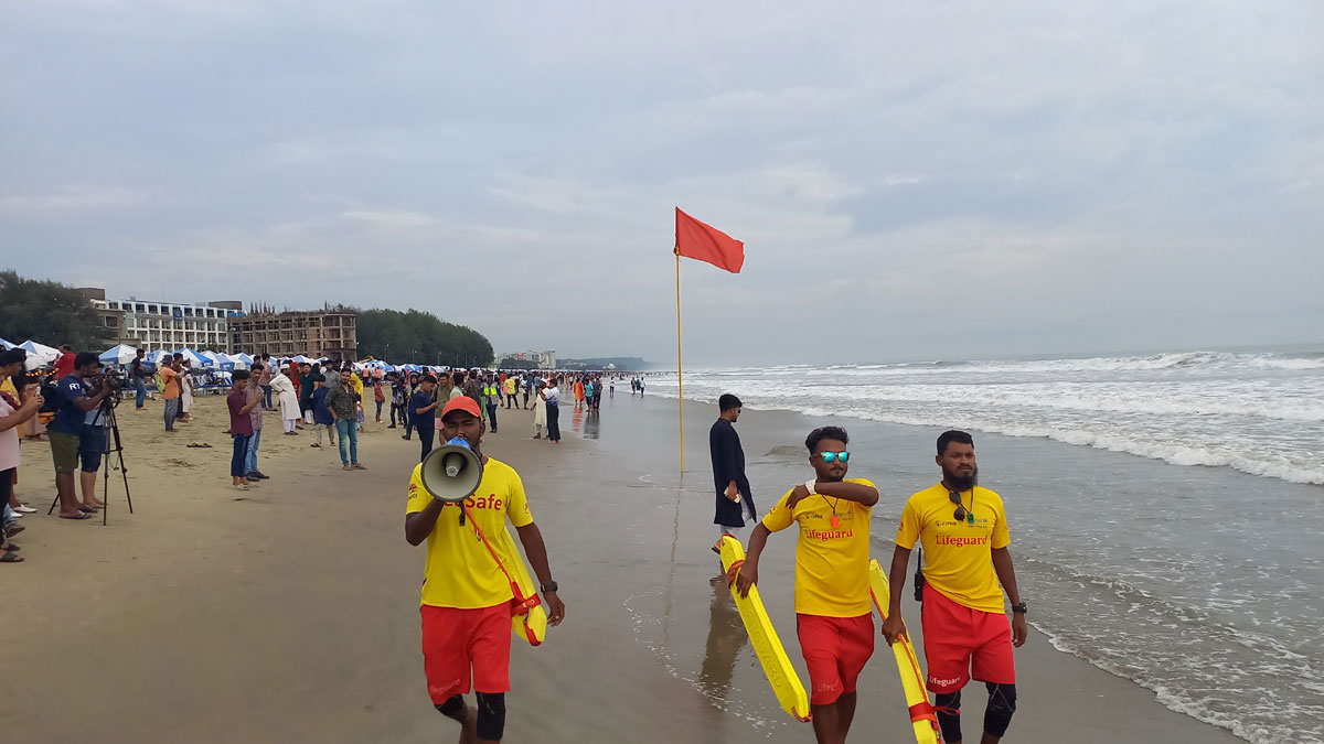 কক্সবাজারের দিকে আরও ১০৫ কিমি এগিয়েছে মোখা