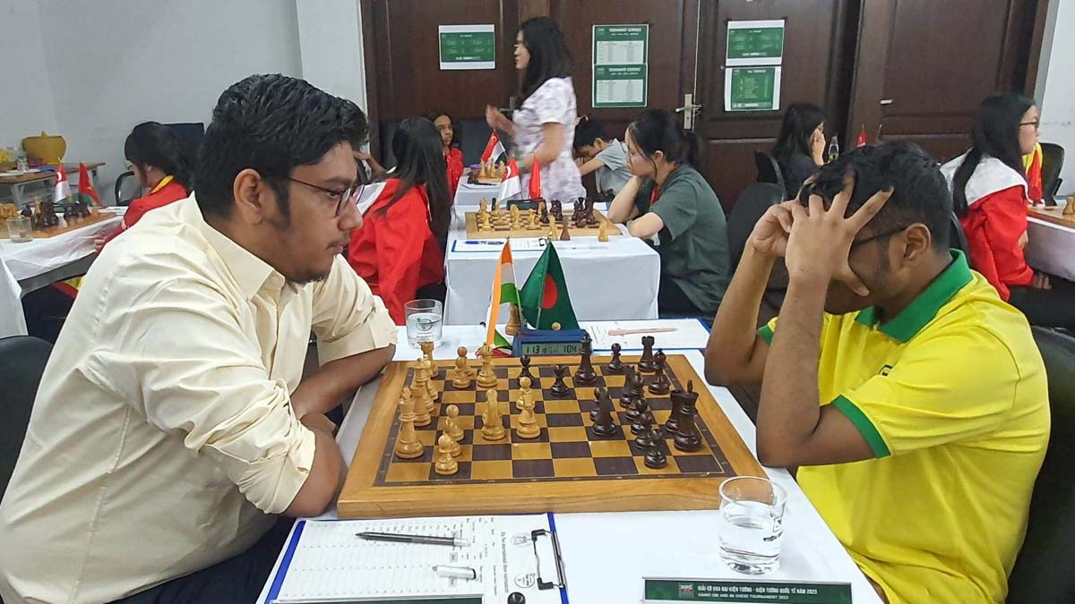একই দিনে হারালেন ও হারলেন ফাহাদ