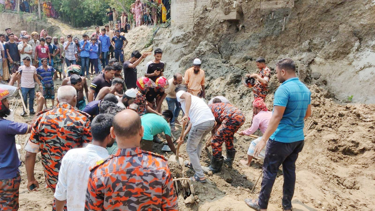 ফরিদপুরে মাটি ধসে তিন শ্রমিকের মৃত্যু, আহত ৪