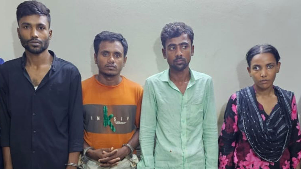 ঢাকা থেকে অনুসরণ করে মাওয়া হাইওয়ে সড়কে ডিবি পরিচয়ে ডাকাতি
