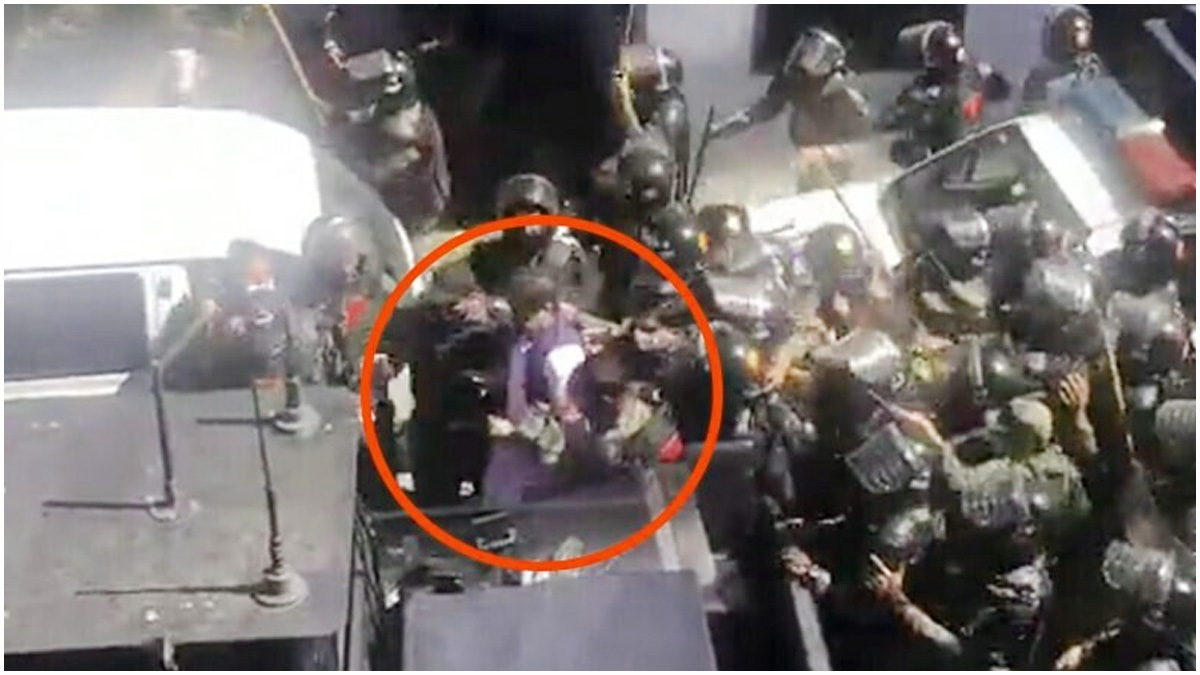 ইমরান খান গ্রেপ্তার