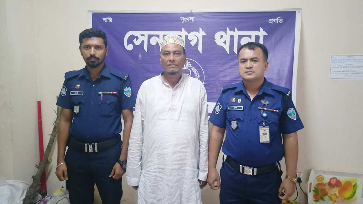 সেনবাগের সেই চেয়ারম্যানকে পল্টনের হোটেল থেকে গ্রেপ্তার!
