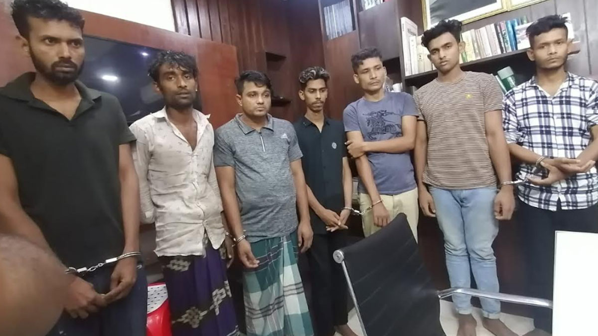 রাতের ছিনতাইয়ে ওদের টার্গেট ব্যাটারিচালিত অটোরিকশা