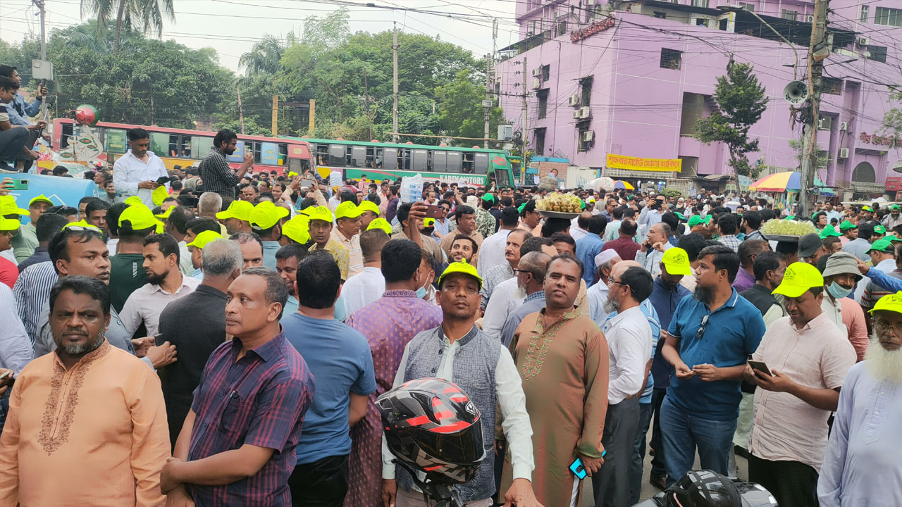 শেষ দিনেও বঙ্গবন্ধু অ্যাভিনিউয়ে নেতাকর্মীর ঢল