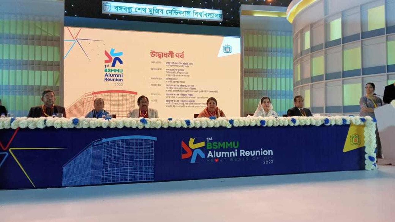 স্বাস্থ্য সেবা : কোয়ান্টিটির ভিড়ে হারাচ্ছে কোয়ালিটি