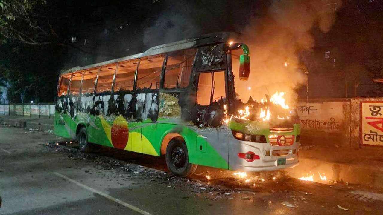 নাশকতা রোধে ছদ্মবেশে অবস্থান করছে র‍্যাব