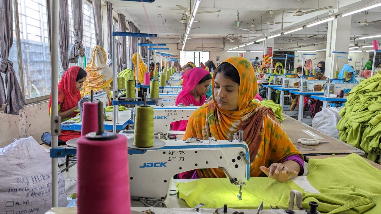 সব কারখানায় পুরোদমে উৎপাদন শুরু