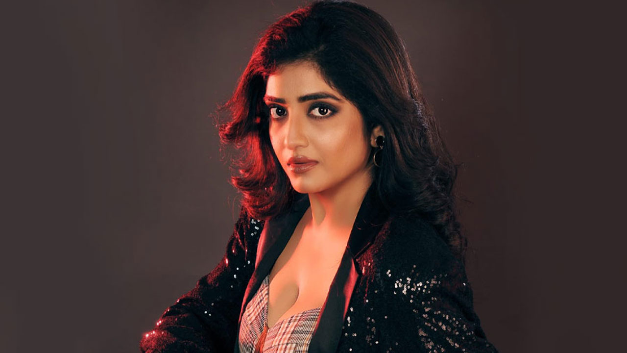 কী কারণে সোশ্যাল মিডিয়া থেকে বিরতি মানসীর?