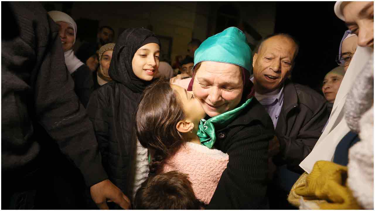 হামাস-ইসরায়েল যুদ্ধবিরতির দ্বিতীয় দিনে কী ঘটছে?