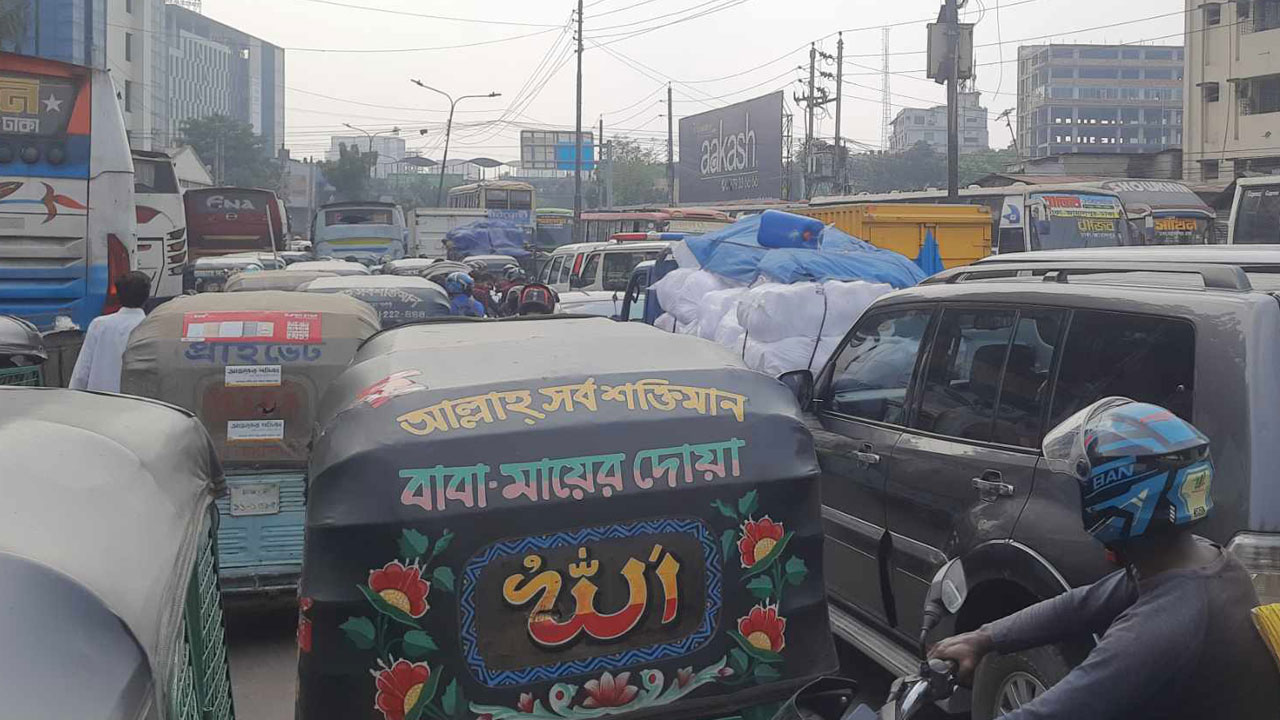 শুধু ঘোষণাতেই অবরোধ