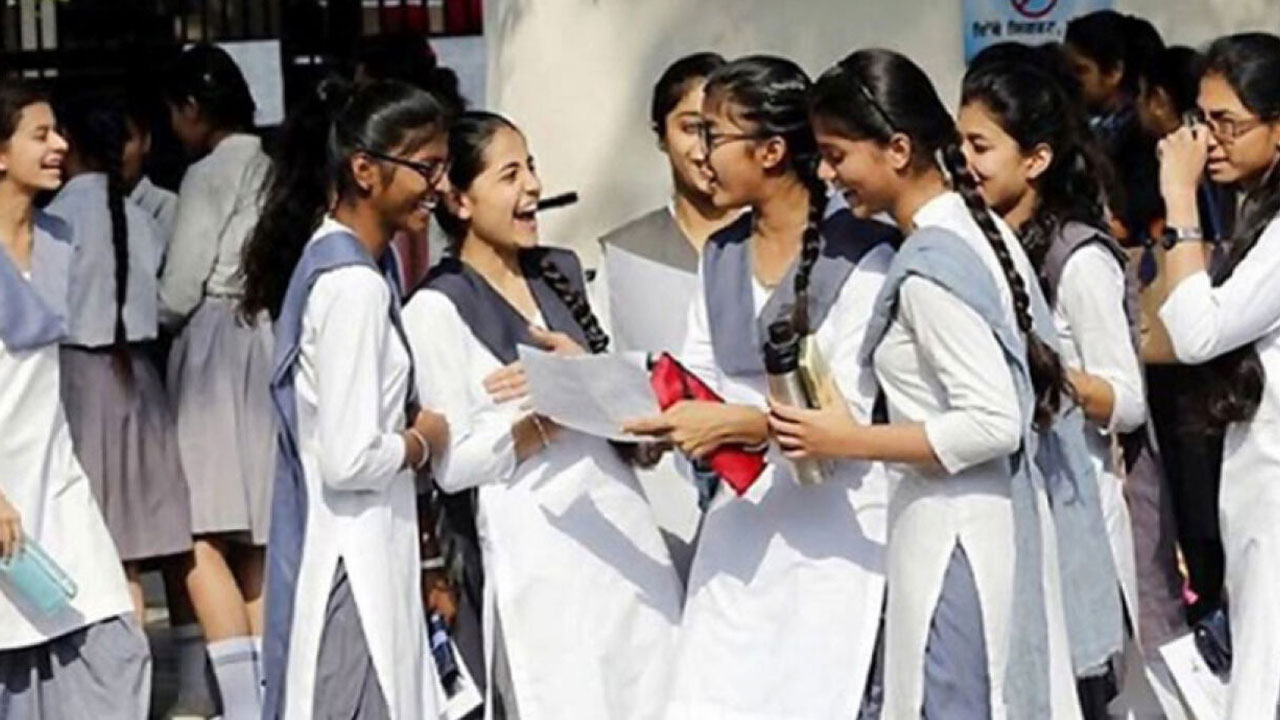 স্কুলে ভর্তি: বেসরকারিতে শূন্য থাকছে সাড়ে ৭ লাখ আসন