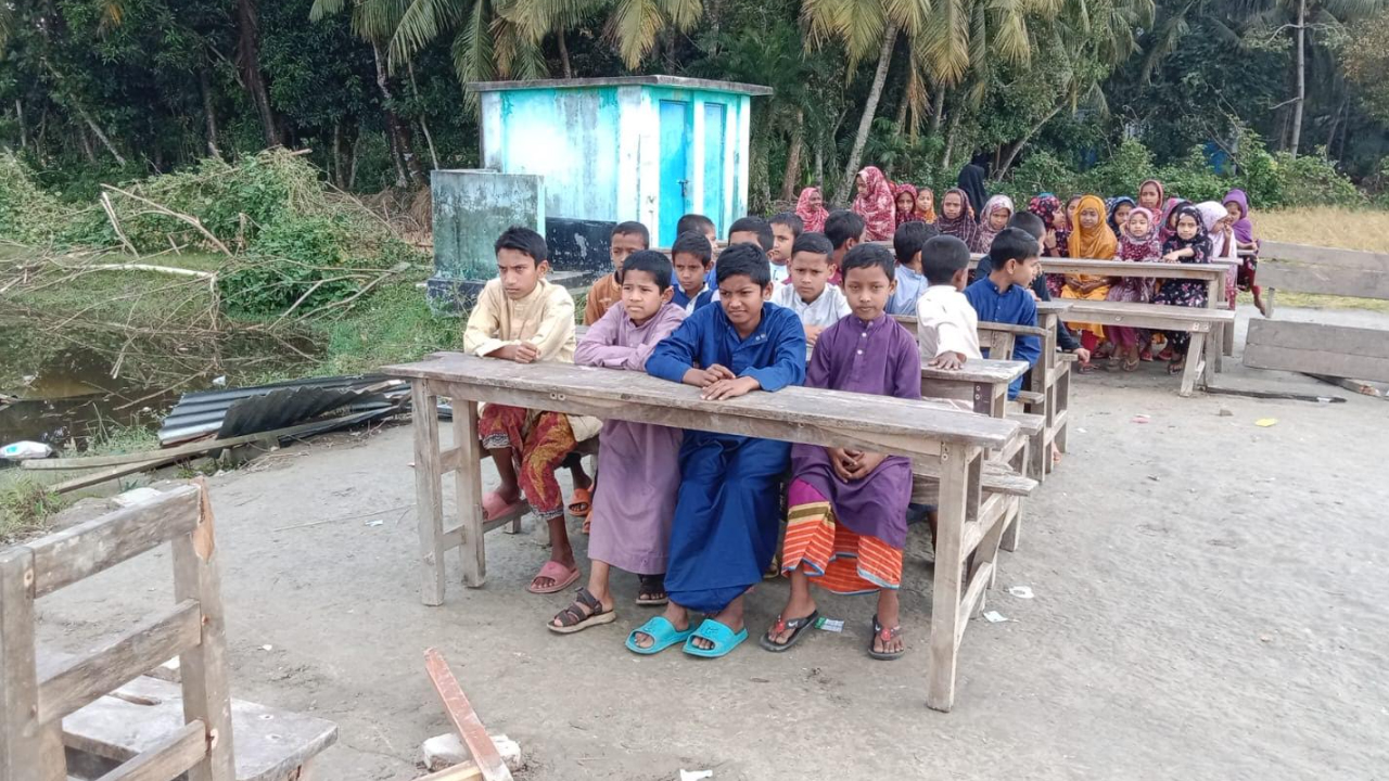 ‘সকালে গিয়ে দেখি স্কুলটাই নেই’