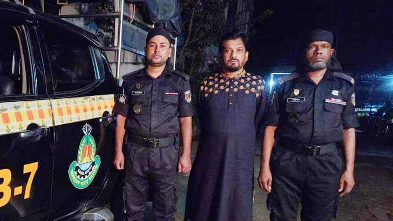 ফেনীতে আগুনে দগ্ধ ২ শিশু মৃত্যুর ঘটনায় প্রধান আসামিসহ গ্রেপ্তার ২