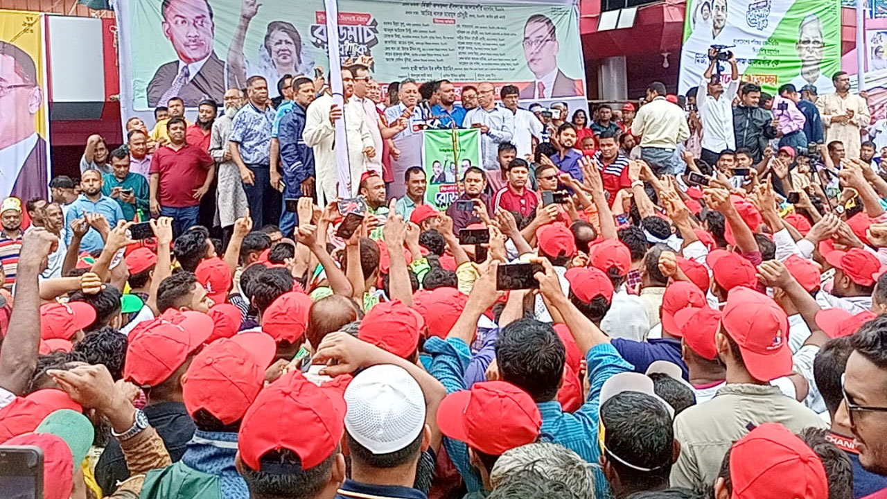 চতুর্দিকের চাপে সরকার আবোল-তাবোল বকছে : আমীর খসরু