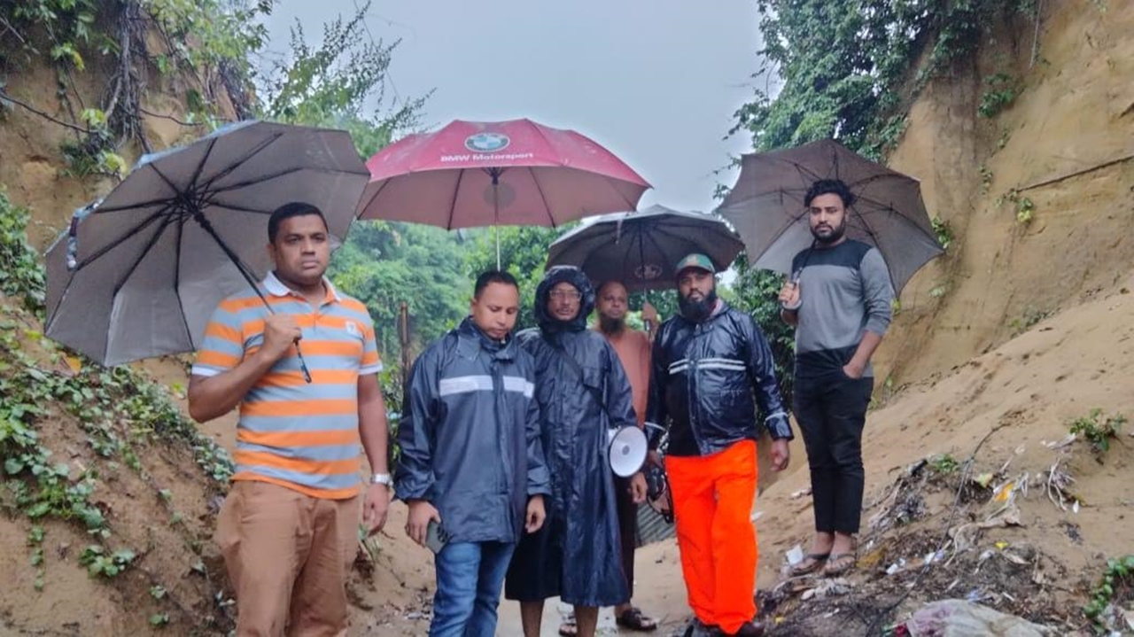 পাহাড় থেকে আশ্রয়কেন্দ্রে ১০০ পরিবার