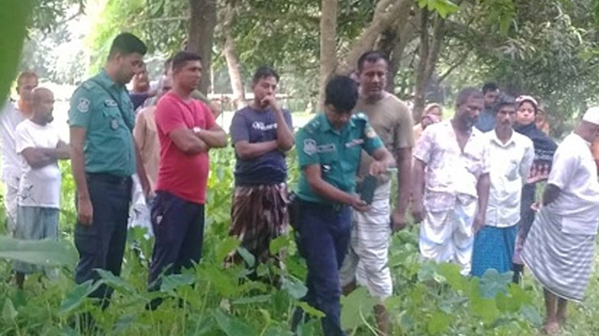 গলায় রশি প্যাঁচানো অবস্থায় পুকুরে ভাসছিল কিশোরের মরদেহ