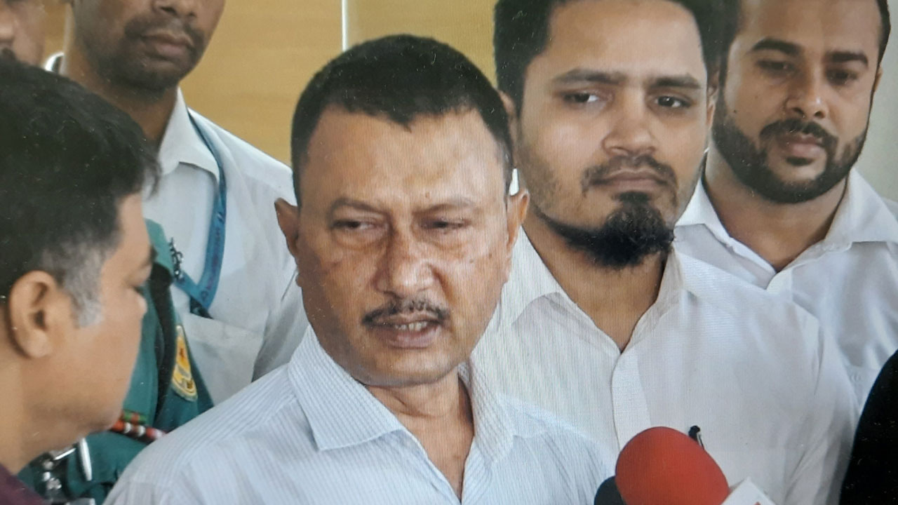 ‘কোনো ব্যক্তিকে টার্গেট করে দুদক কাজ করে না’