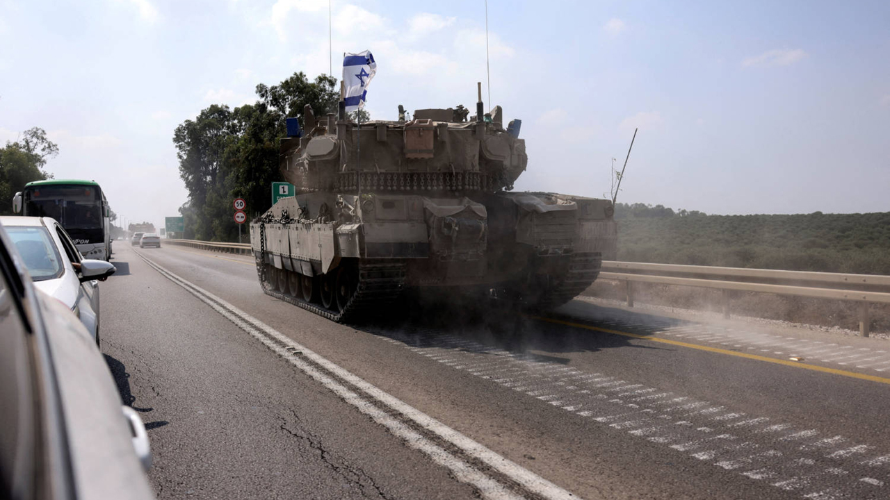 গাজার কাছে এক লাখ সেনা জড়ো করেছে ইসরায়েল