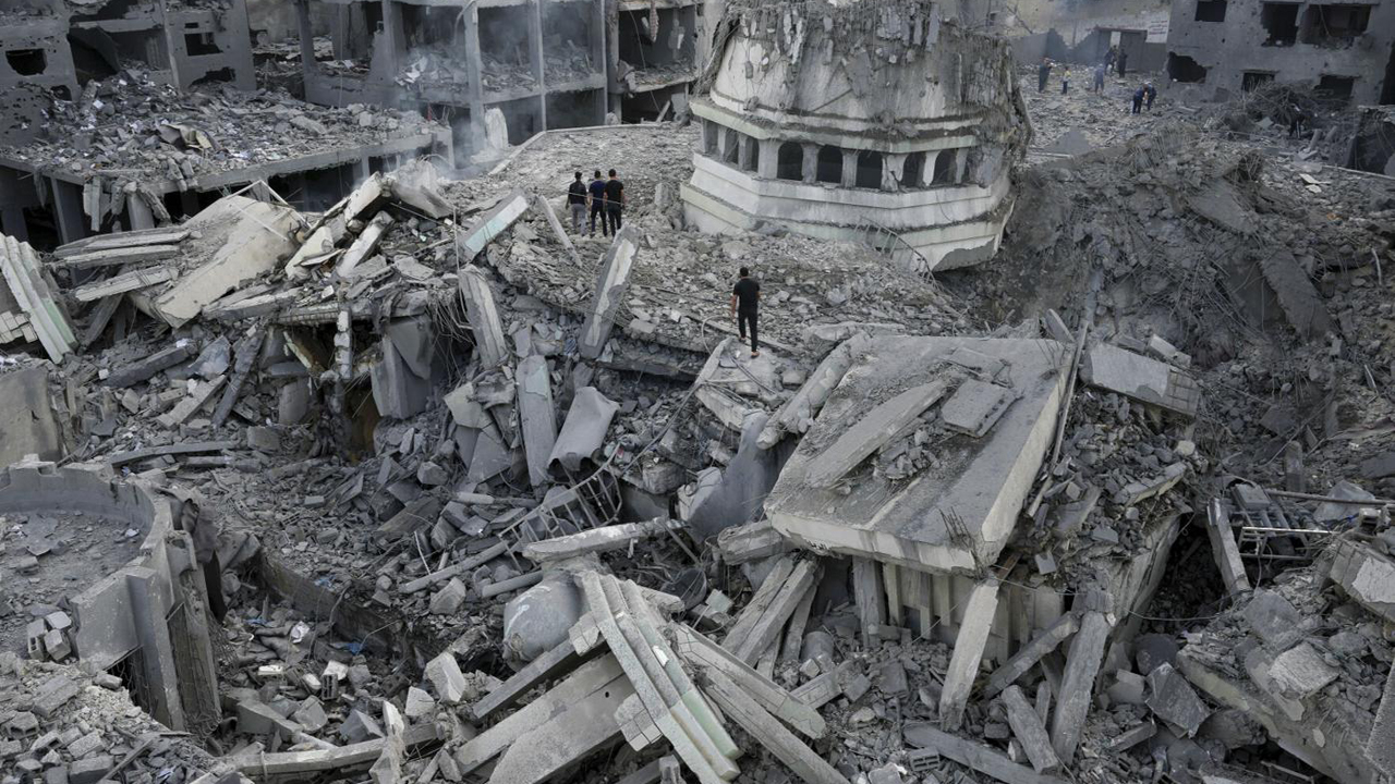 গাজায় ধ্বংসস্তূপের নিচে পড়ে আছে ১ হাজার মরদেহ