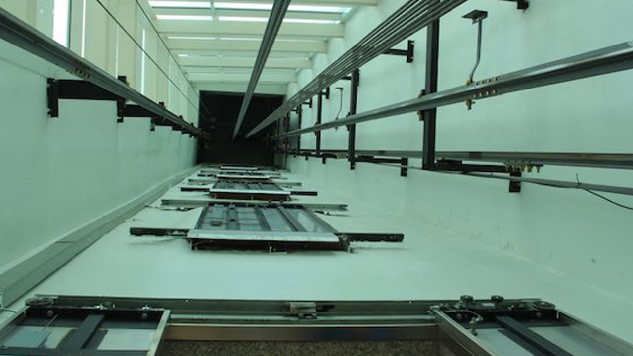 ভবনের কাজ দেখতে গিয়ে লিফটের ফাঁক দিয়ে পড়ে আ.লীগ নেতার মৃত্যু