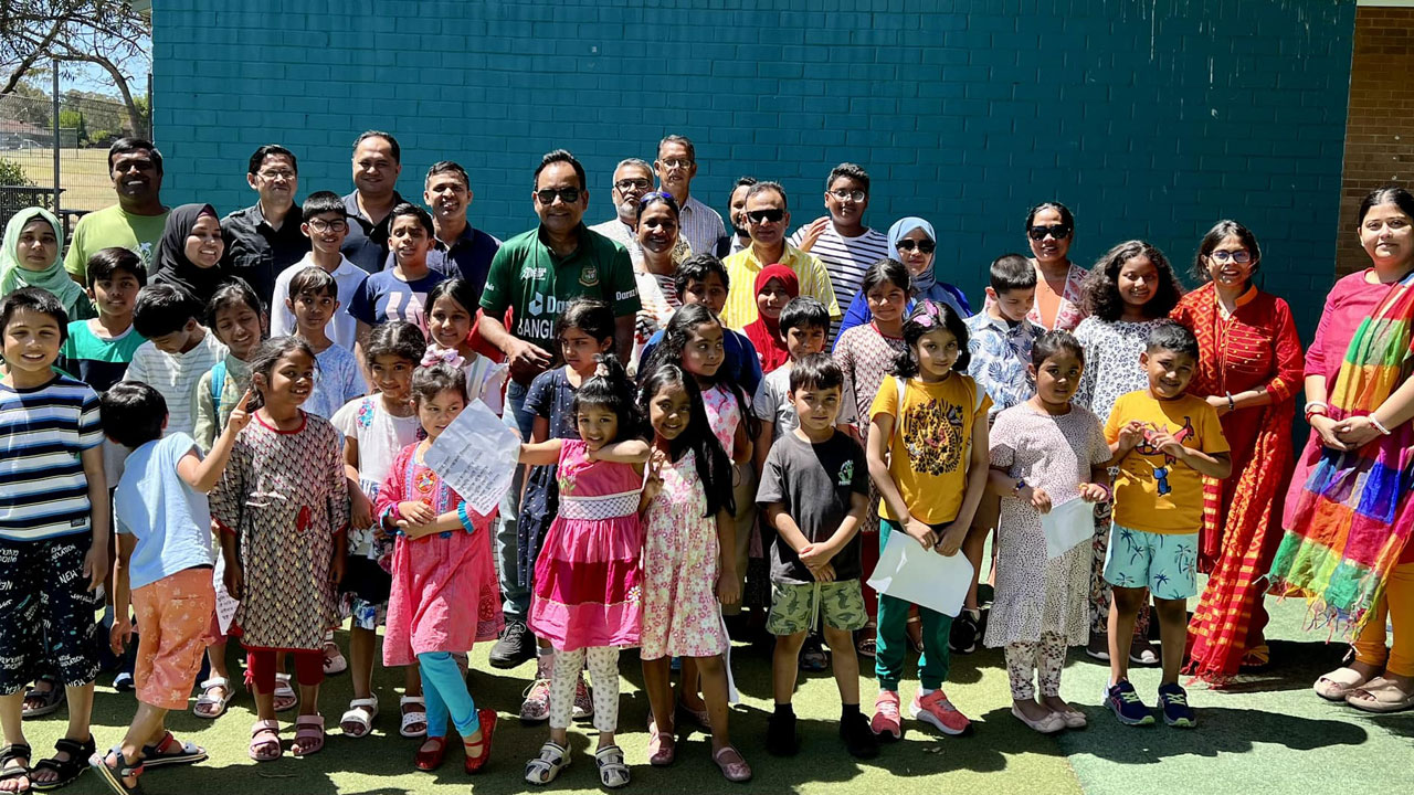 সিডনির বাংলা স্কুলে অভিনেতা মাজনুন মিজান