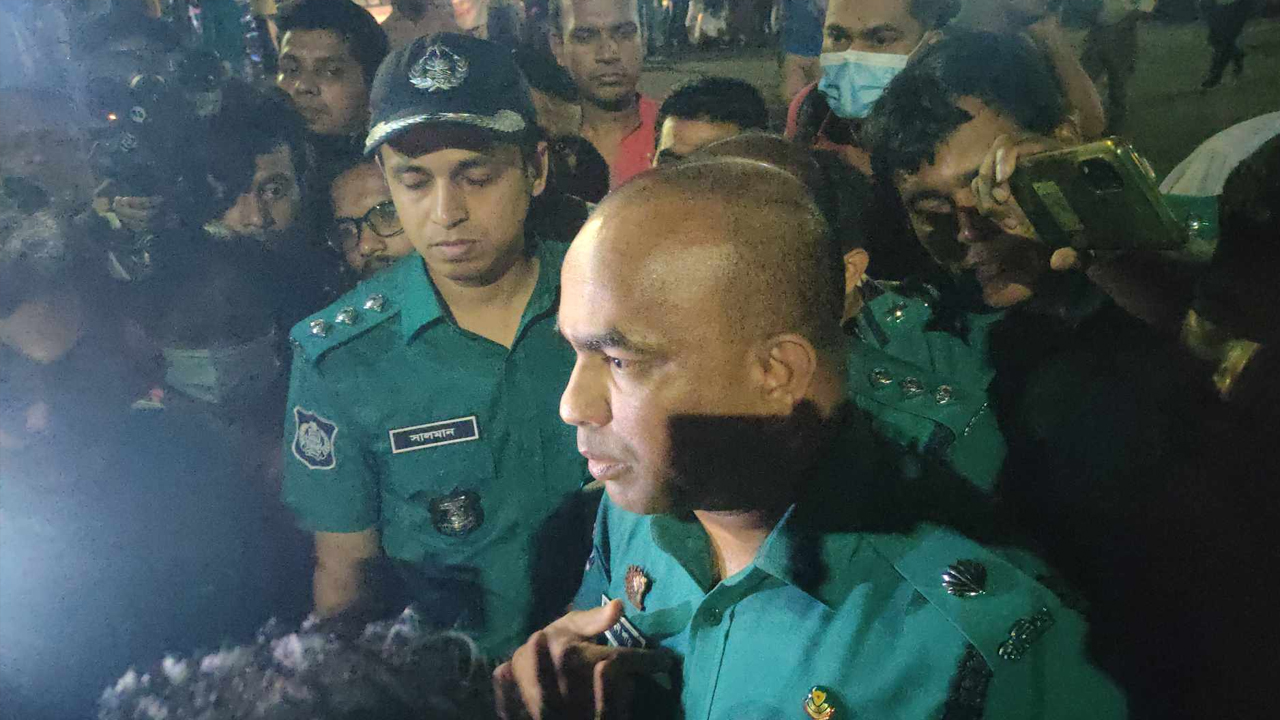 পরিস্থিতি বিবেচনায় শিক্ষার্থীদের সরে যাওয়ার অনুরোধ পুলিশের