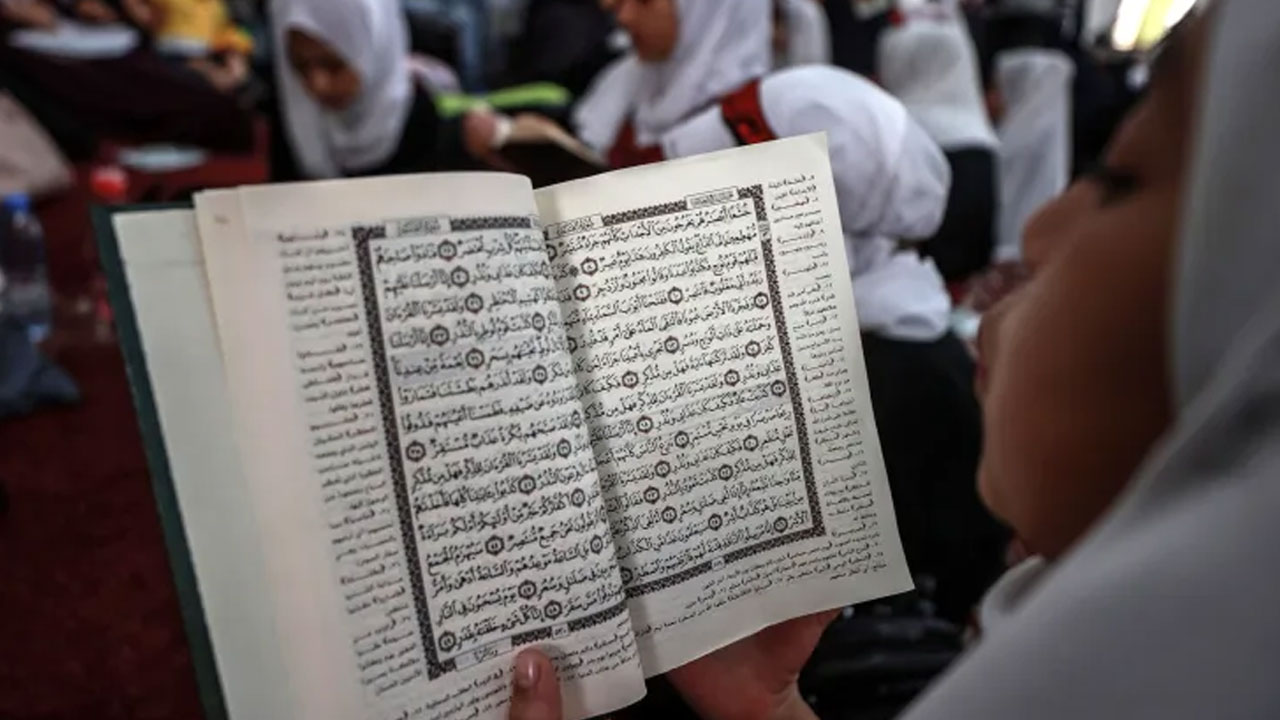 অজু ছাড়া কোরআনের আয়াত লেখা যাবে?