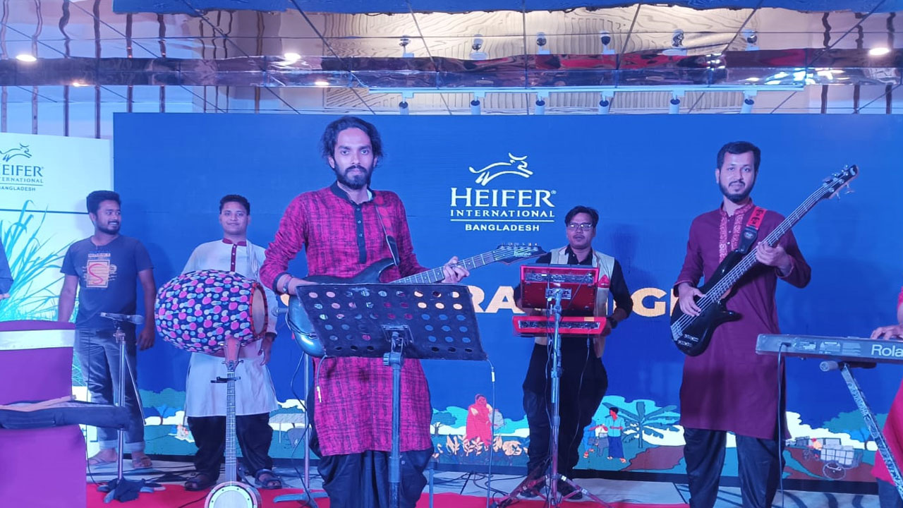 লোকসংগীত নিয়েই স্বপ্ন দেখেন তারা