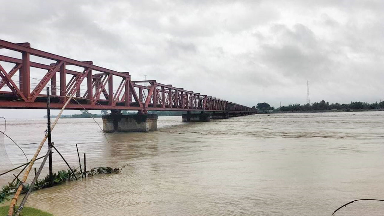 সিকিমের বন্যায় নিখোঁজ ভারতীয় নারীর মরদেহ মিলল তিস্তায়