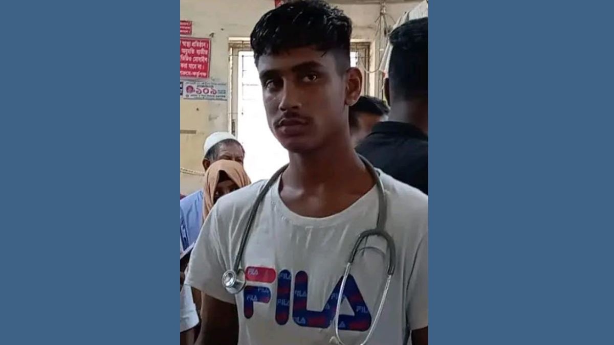 হাসপাতালে ডাক্তার সেজে চিকিৎসা দিচ্ছিলেন ফটোগ্রাফার