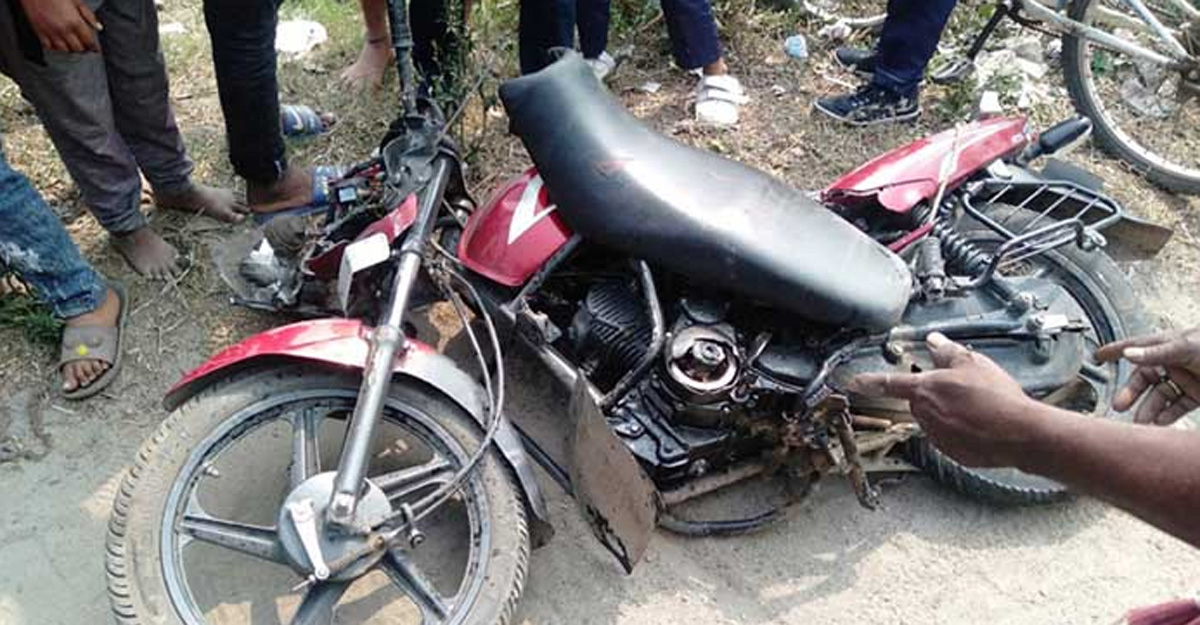 মোটরসাইকেল থেকে ছিটকে পড়ে প্রাণ গেল যুবকের