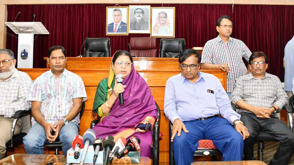 চট্টগ্রাম বিশ্ববিদ্যালয়ে ধ্বংসযজ্ঞ চালানো হয়েছে : উপাচার্য