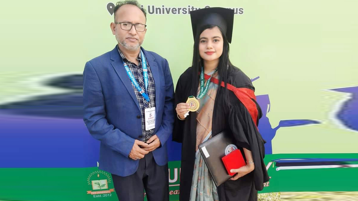 ডাক্তারি পড়তে না পারা জিতুর আইনে বাজিমাত, পেলেন স্বর্ণপদক