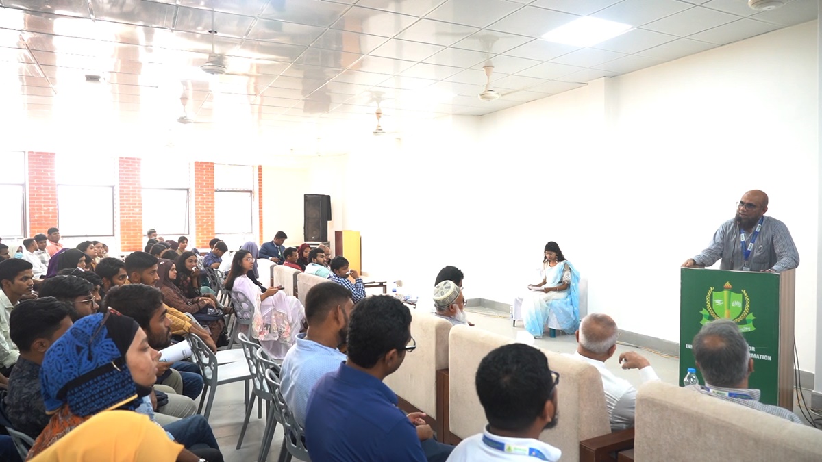 নবীন শিক্ষার্থীদের বরণ করল গ্রিন ইউনিভার্সিটি