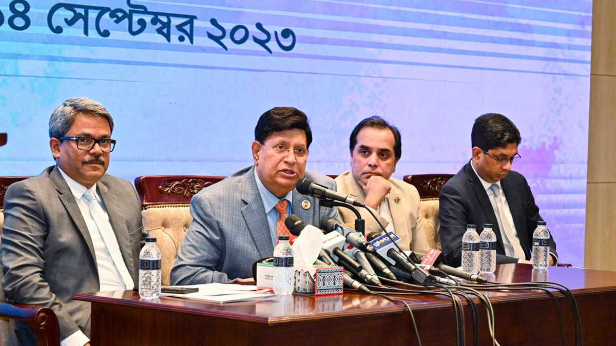 ইউনূসের মামলা পর্যবেক্ষণে আন্তর্জাতিকভাবে কোনো আবেদন আসেনি