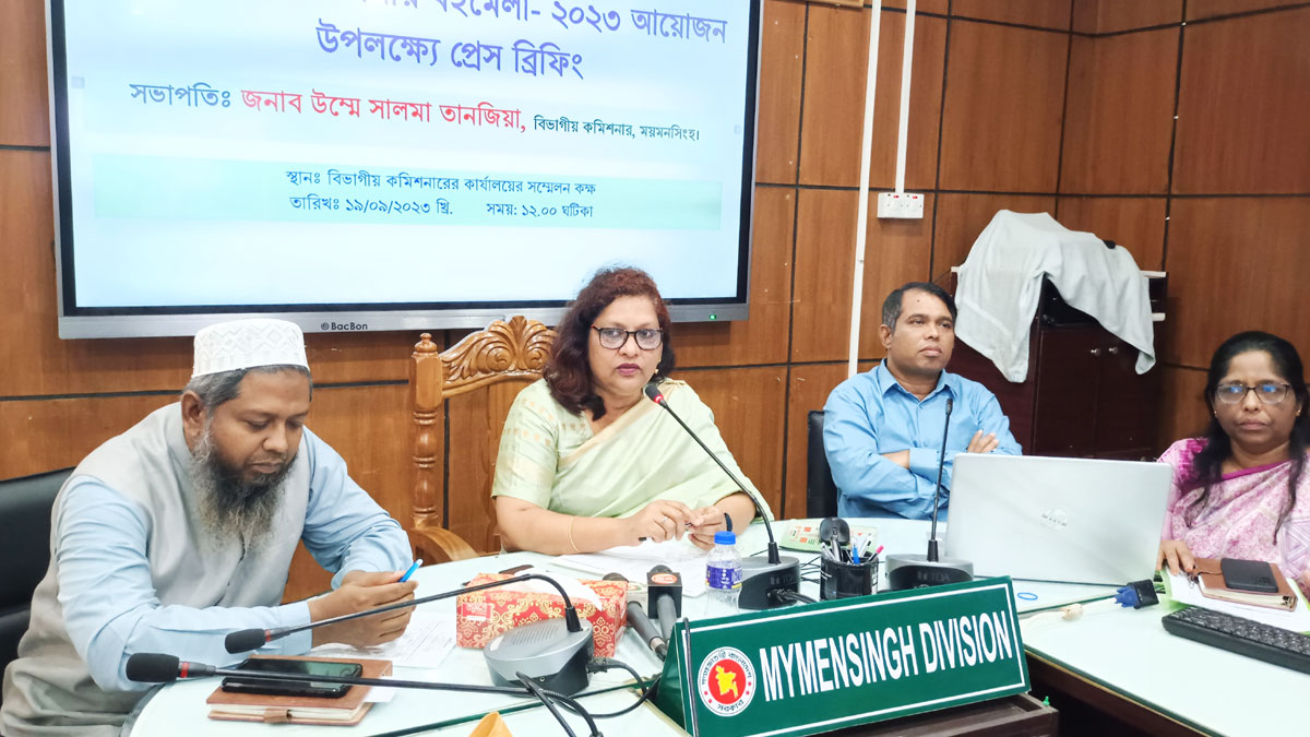‘বই পড়ার চেয়ে বড় বিনোদন আর কিছু হতে পারে না’