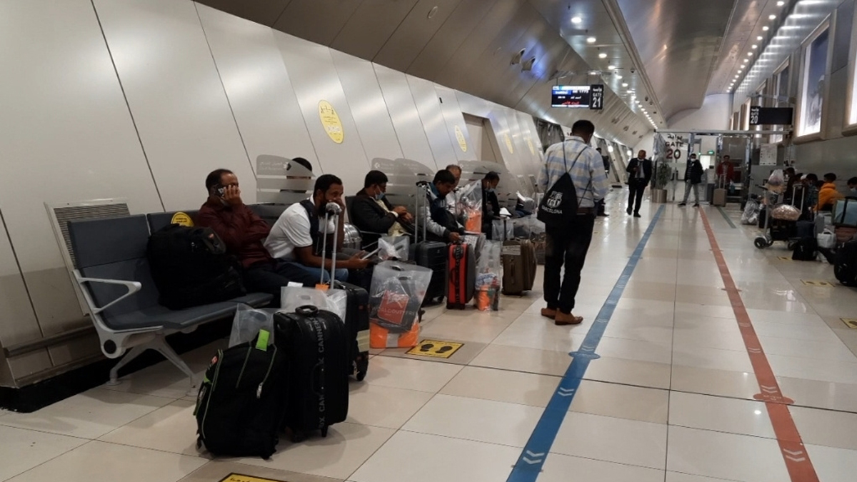 কুয়েতে বৈধ উপায়ে গিয়ে অবৈধ হয়ে ফিরছেন অনেক বাংলাদেশি