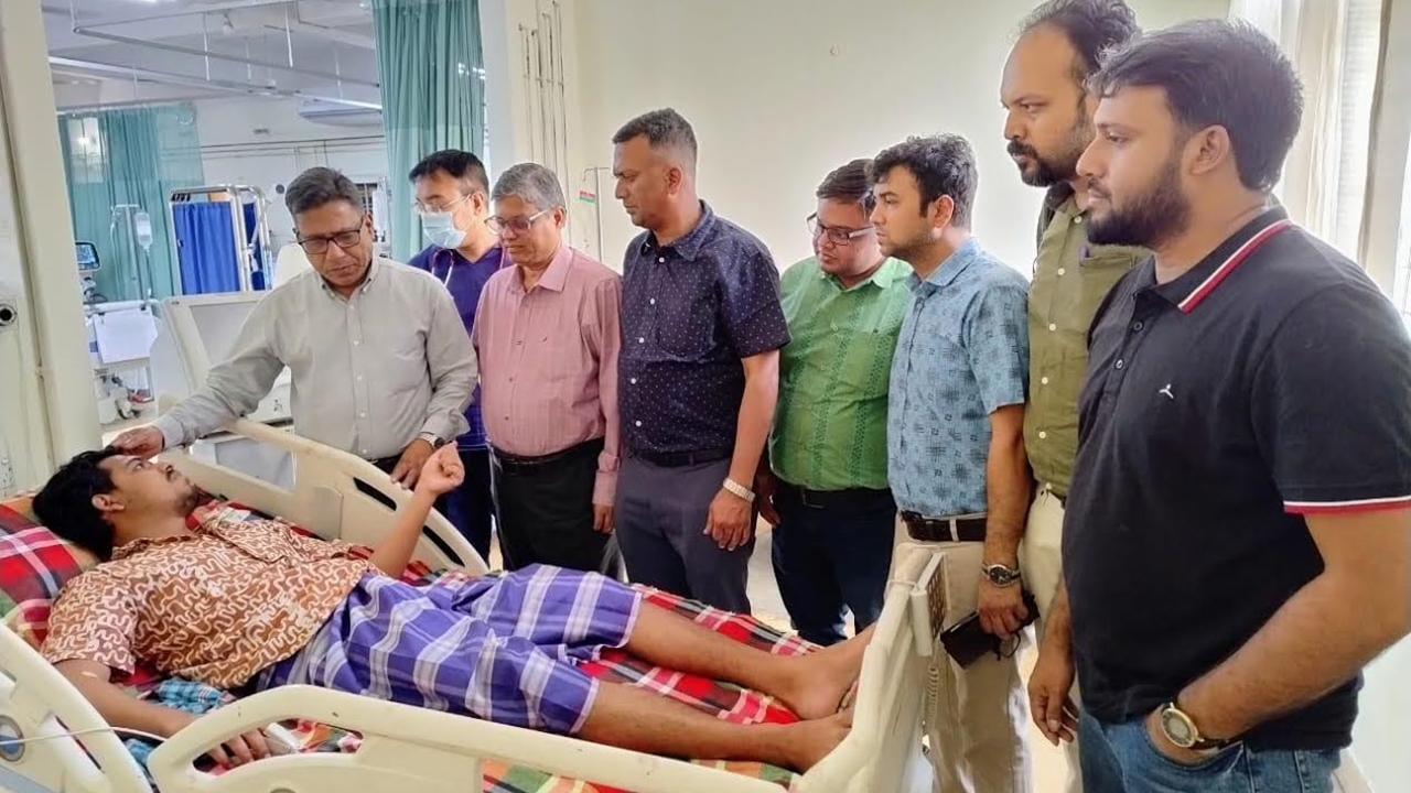 কঠোর আন্দোলনের হুঁশিয়ারি চিকিৎসক নেতাদের