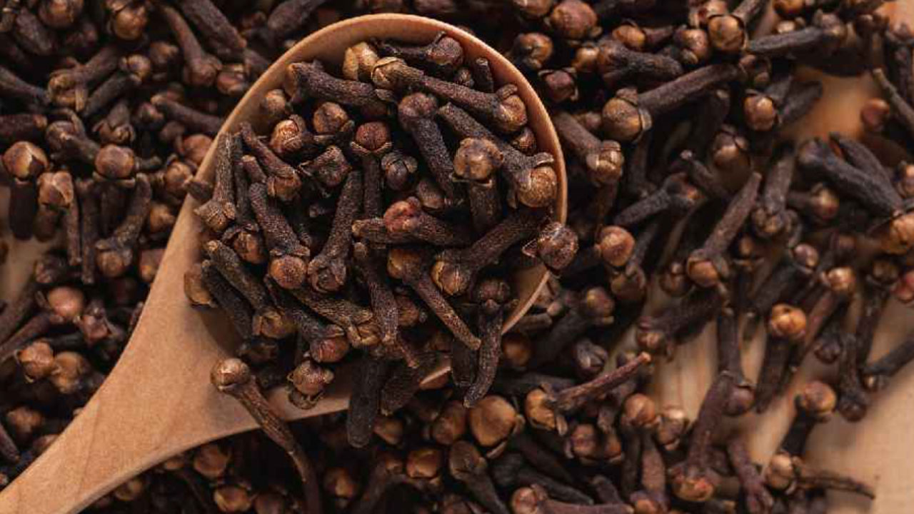 প্রতিদিন লবঙ্গ খাওয়ার উপকারিতা রয়েছে