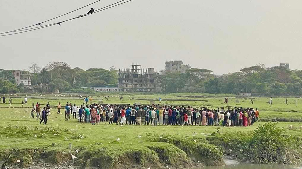 চট্টগ্রামের বিল থেকে নারীর মরদেহ উদ্ধার