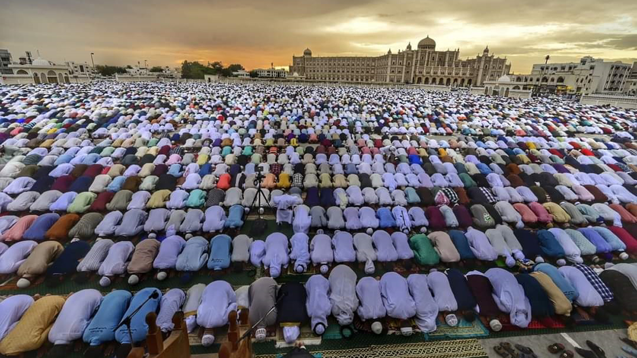 আমিরাতে ঈদ উদযাপন করছেন প্রবাসীরা