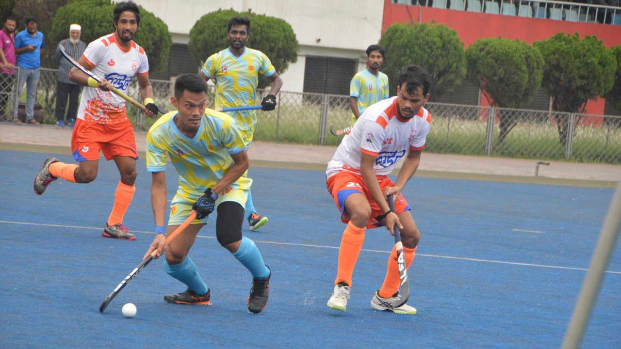 আবাহনীকে মেরিনার্সের হ্যাটট্রিক বধ, শিরোপার দৌড়ে এগিয়ে মোহামেডান