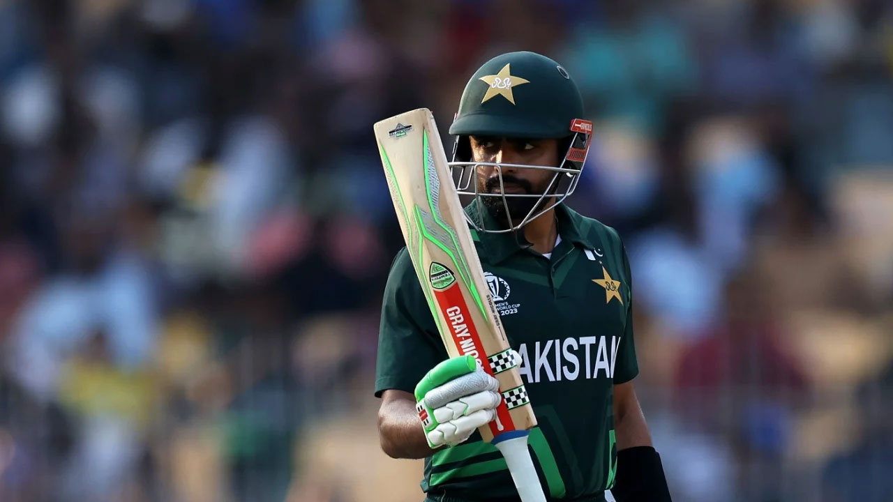 সবাইকে ছাড়িয়ে ইতিহাস গড়লেন অধিনায়ক বাবর