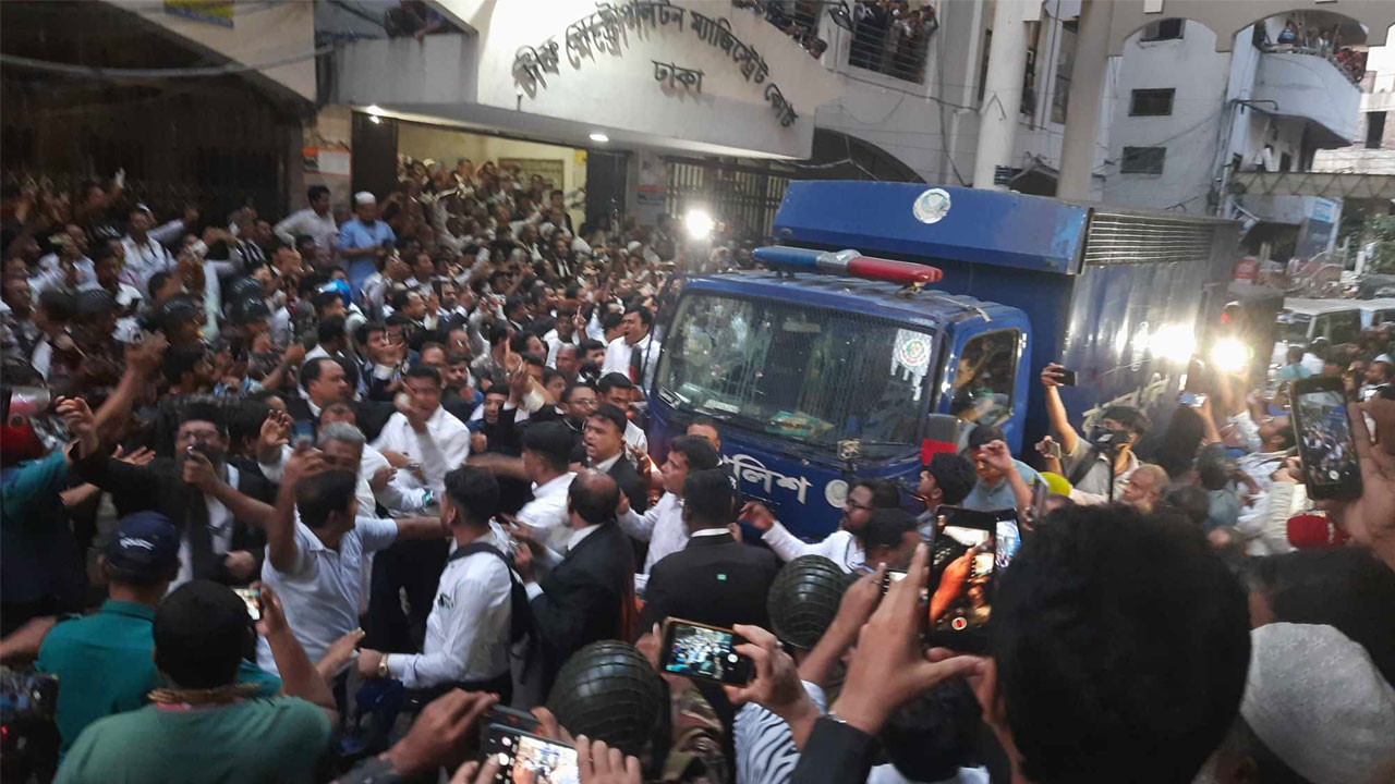 আদালতে নেওয়া হয়েছে সালমান এফ রহমান-আনিসুল হককে