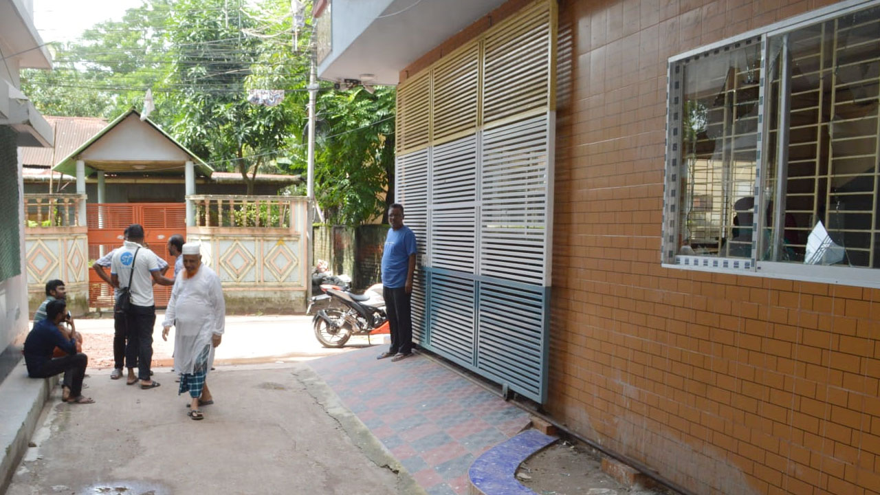 বরিশালে মেয়র ও কাউন্সিলরের বাসা ভাঙচুর