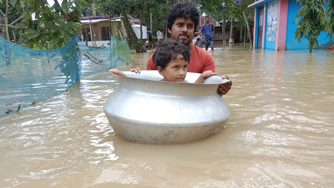 এখনো বিপৎসীমার ৬৬ সেন্টিমিটার ওপরে গোমতীর পানি