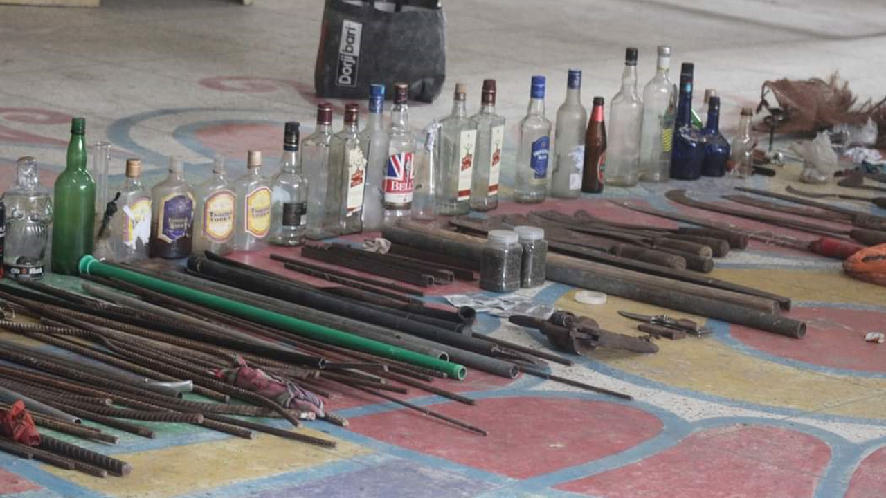 ইবির হলে ছাত্রলীগের দখল করা রুমে মিলল গ্রেনেড-আগ্নেয়াস্ত্র